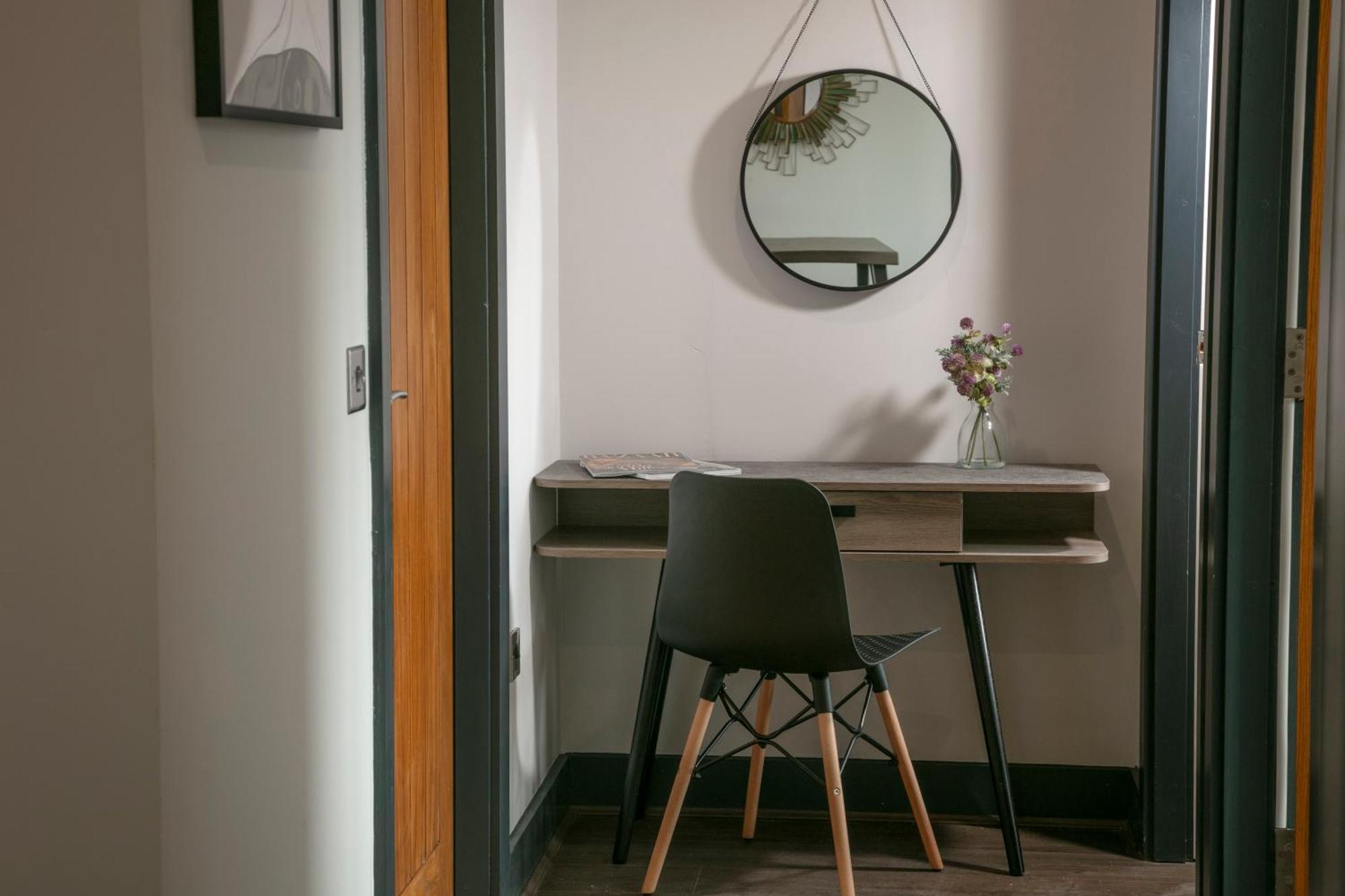 Dockside Aparthotel, Best Western Signature Collection Liverpool Exterior photo